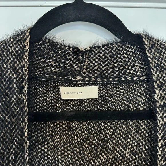 The Softest Women's Sleeping on Snow Metallic Shawl - Picture 2 of 11